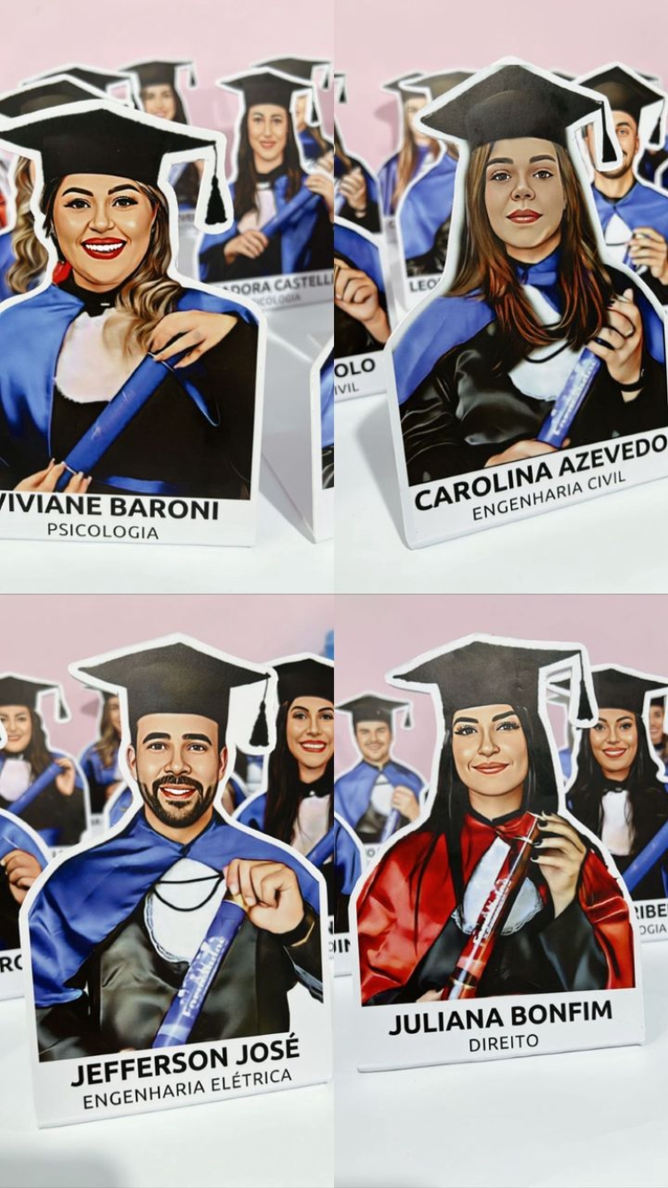 Totens de mesa em MDF personalizados para formandos de várias graduações