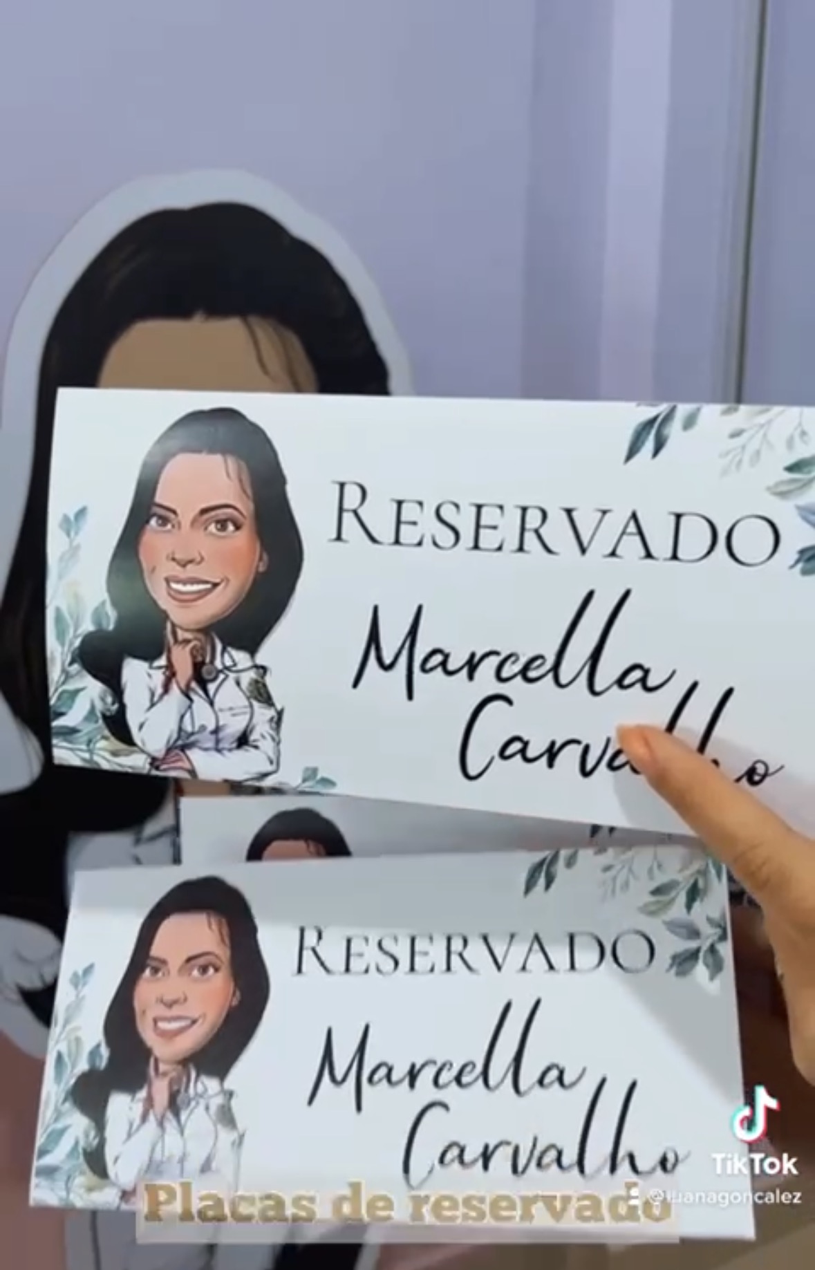 Placas de reservado personalizadas com ilustração e nome para mesa de evento