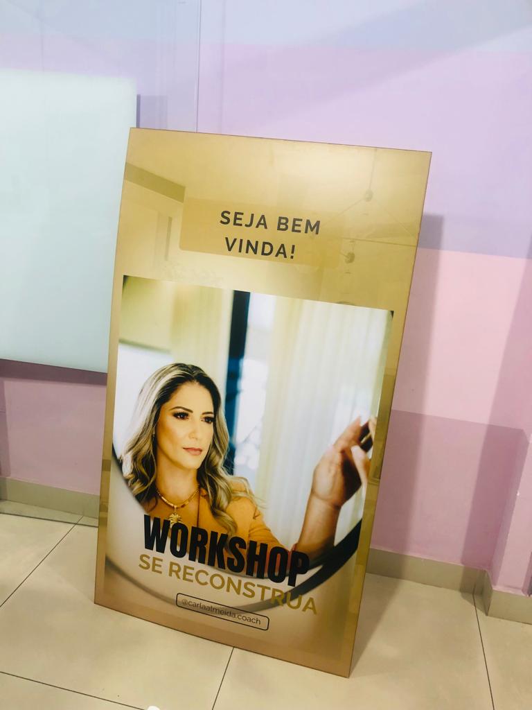 Placa de boas-vindas dourada personalizada para workshop